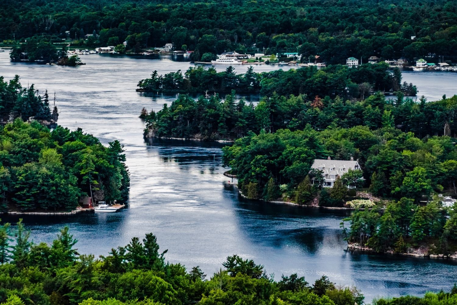 Mil Islas, Canadá